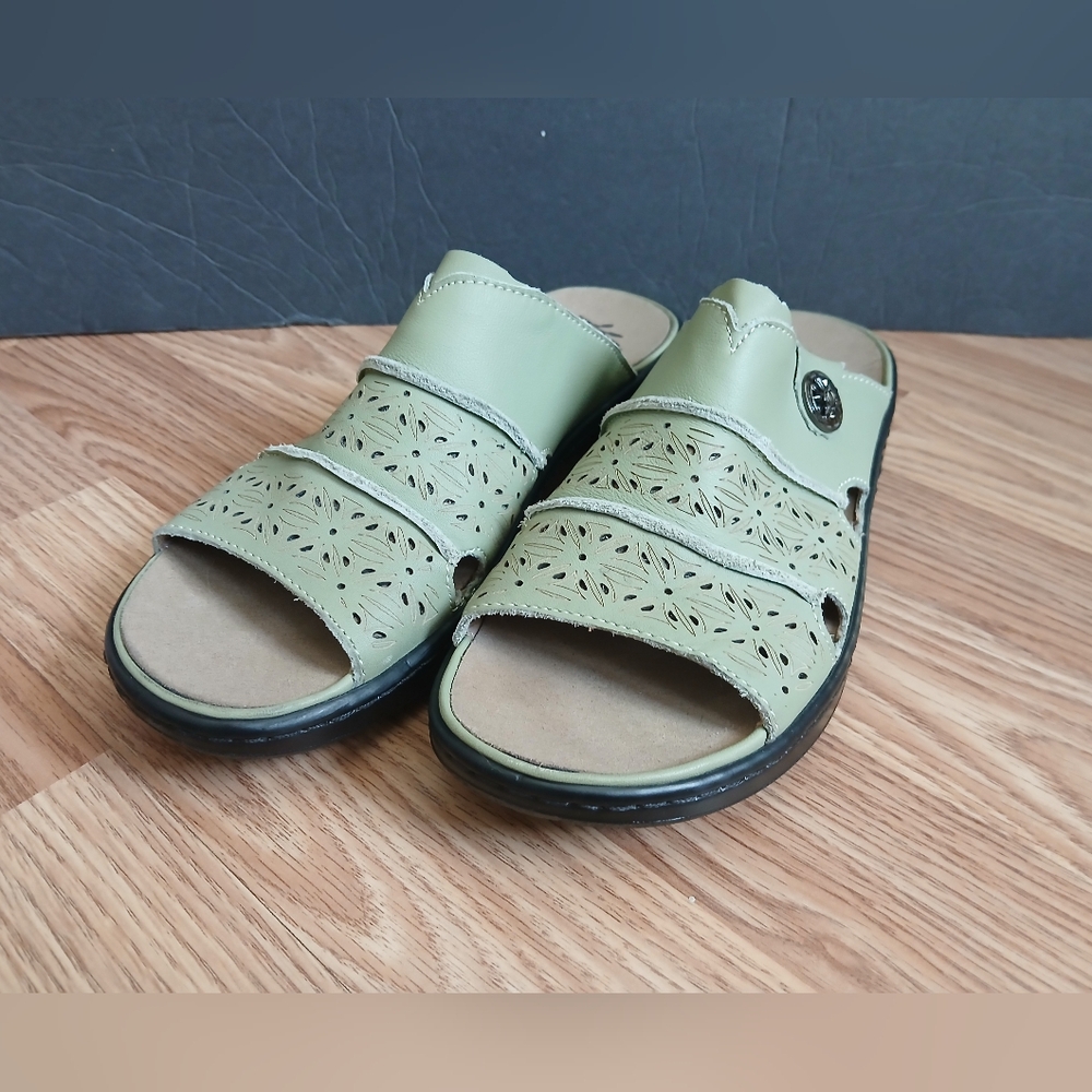 Propét Green Cutout Slide Sandals